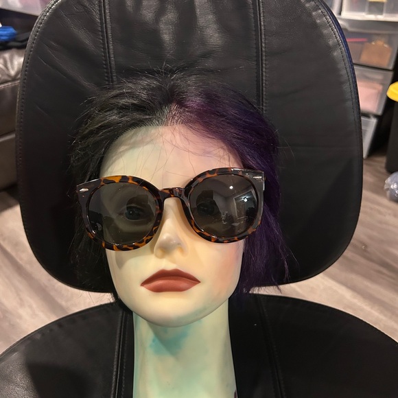 ZeroUV Tortoise Shell Cat-Eye Sunglasses - Picture 3 of 10